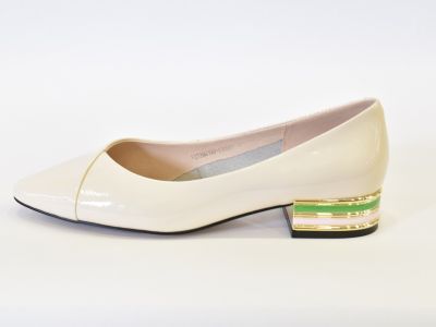 Luxusní lakovaná lodička Epica